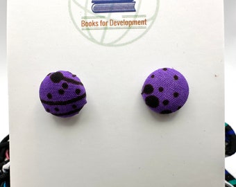 Pendientes de botón hechos a mano de tela africana de Ankara benefician a los libros de caridad