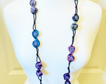 Collar de tela Batik africano hecho a mano beneficia a la caridad de libros