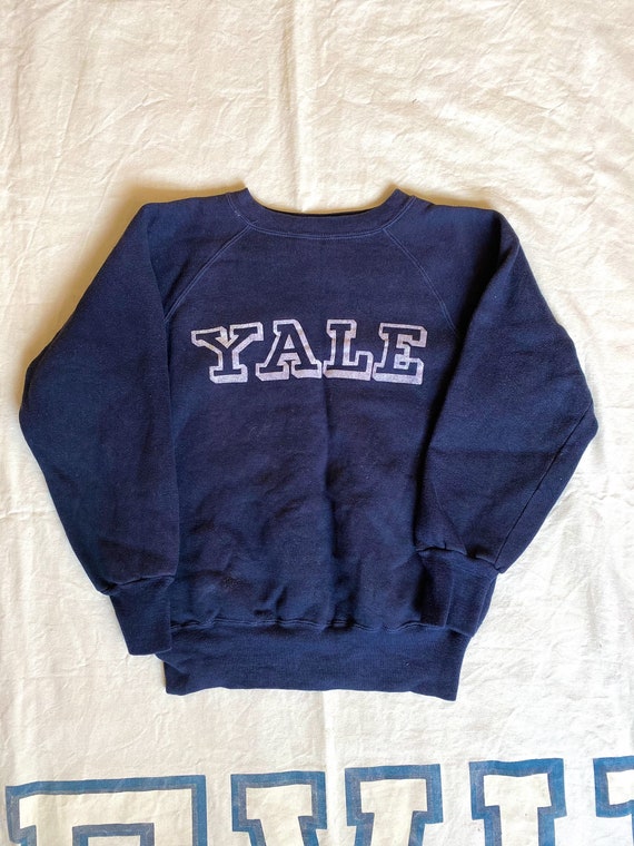 Vintage 1960s Yale Flock Print Raglan Sleeve Sweat