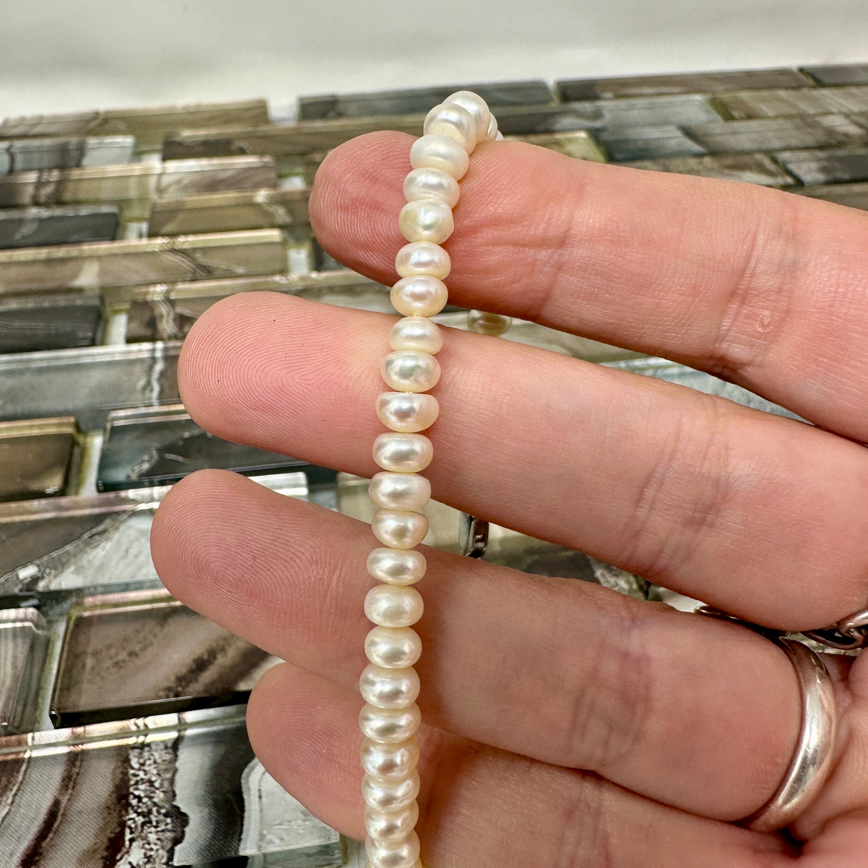 White Button Pearl Bracelet 7