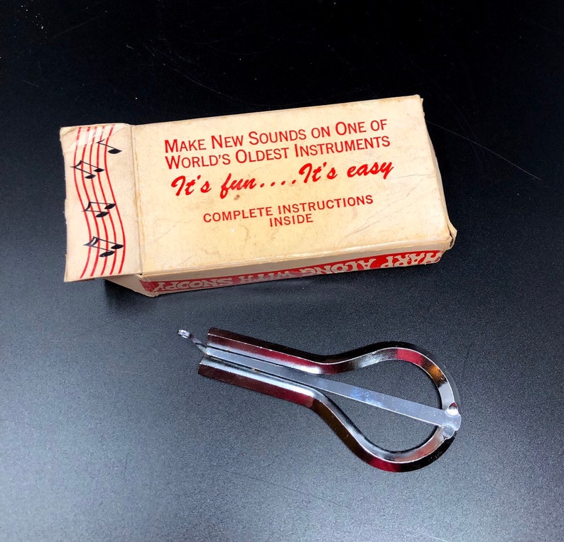 Peanuts Charlie Brown Collector 1960s Snoopy Harp Vintage Metal Mouth