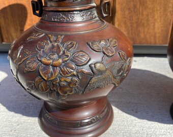 Antique Japanese Meiji Period Bronze Urn Vases Pair, Vintage 1900s