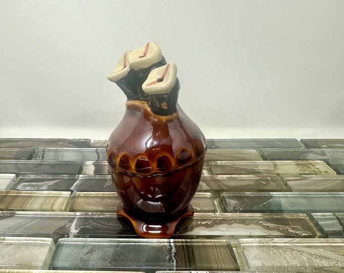 Blackbird Pie Vent, Vintage Pottery 3 Black Birds Pie Bird, Birds in a Nest Vintage Baking