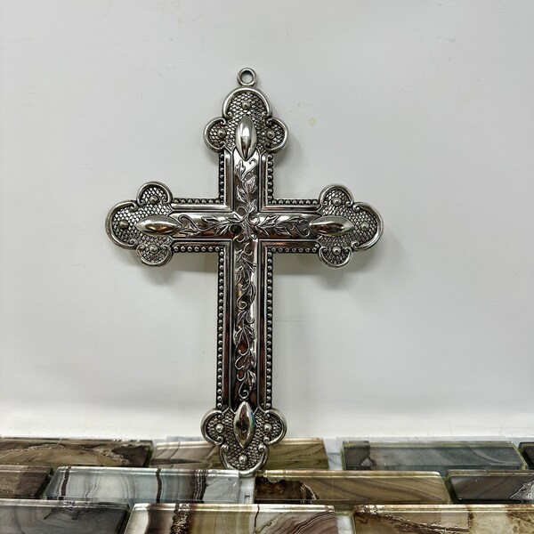 International Silver Silver Plate Wall Hanging Cross, Vintage Silver Metal Wall Cross Religious Christian Home Decor Decorative Wall Hanging