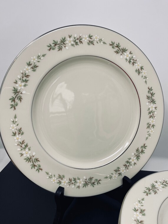 Lenox Brookdale Dinner Plate Platinum Trim 10 1/2