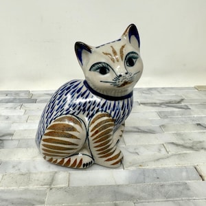 Vintage Tonala Mexican Folk Art Pottery Cat Figurine, Hand Painted Art Mexico, Cat Lover Gift Decorative Shelf Tabletop Sitting Laying