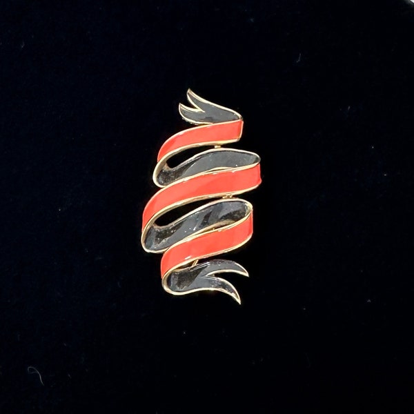 Crown Trifari Enamel Ribbon Brooch Black Coral 2", Vintage Gold Tone Zig Zag Pin, Costume Jewelry, Black Orange Coral Jewelry