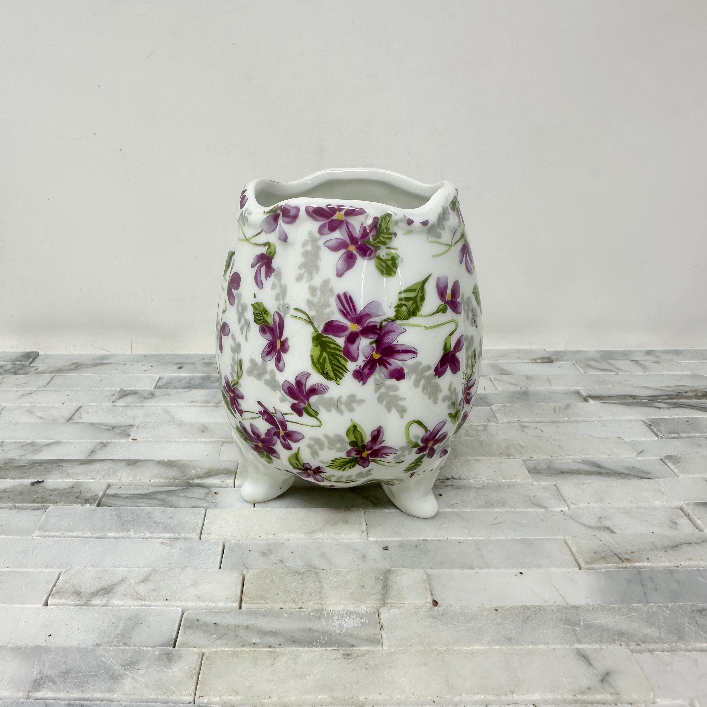 Mid Century Inarco Japan Tri Footed Egg Vase E4986 Violet Flowers