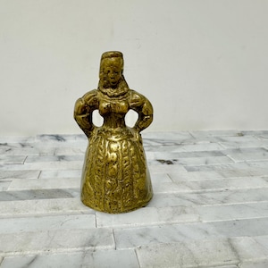 Victorian Woman Brass Hand Dinner Bell 3&quot;, Vintage Brass Handheld Bell Elizabethan Figural Ringer Decorative Brass Ladies Maid Bell