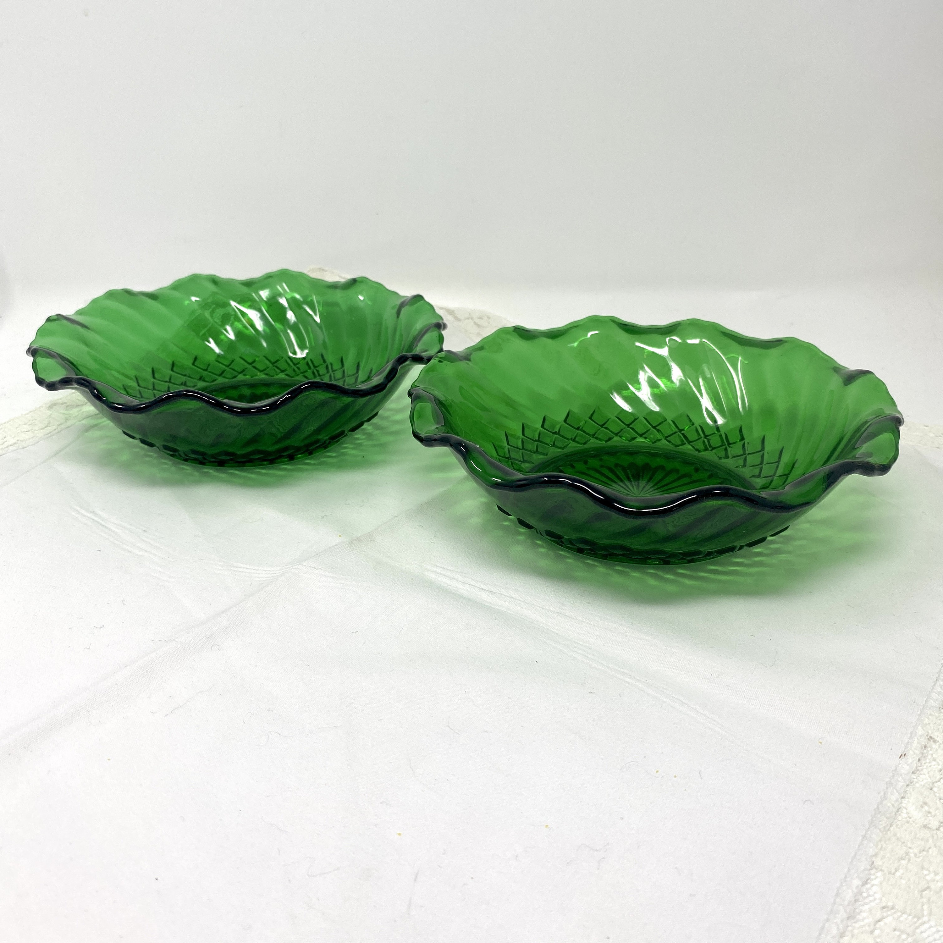 Anchor Hocking classic green twine and glass snack bowl set / 1950s bar