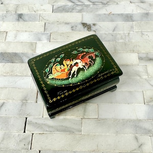 Traditional Russian Dark Green Lacquer Small Jewelry, Vintage Lacquerware Fairytale, Miniature Trinket Box, Russian Folk Art Decorative Box