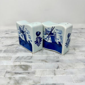 Delfts Blauw Square Windmill Salt Pepper Shakers 884, Vintage Delfts Windmill Shaker Set, Vintage Blue White Kitchen Shakers