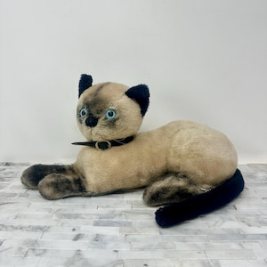 Dakin Plush Siamese Cat, Vintage Blue Eyed Stuffed Brown Black Kitty, Cat Lover Gift, Laying Siamese
