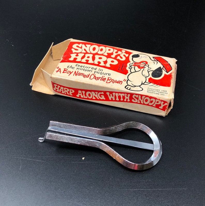 Peanuts Charlie Brown Collector 1960s Snoopy Harp Vintage Metal Mouth