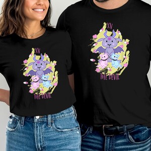 Yami Kawaii Devil Tarot Camiseta, Camisa Tarot, Camisa Oculta, Camiseta Retro, Camiseta Gráfica Divertida, Camisa Divertida para Mujer