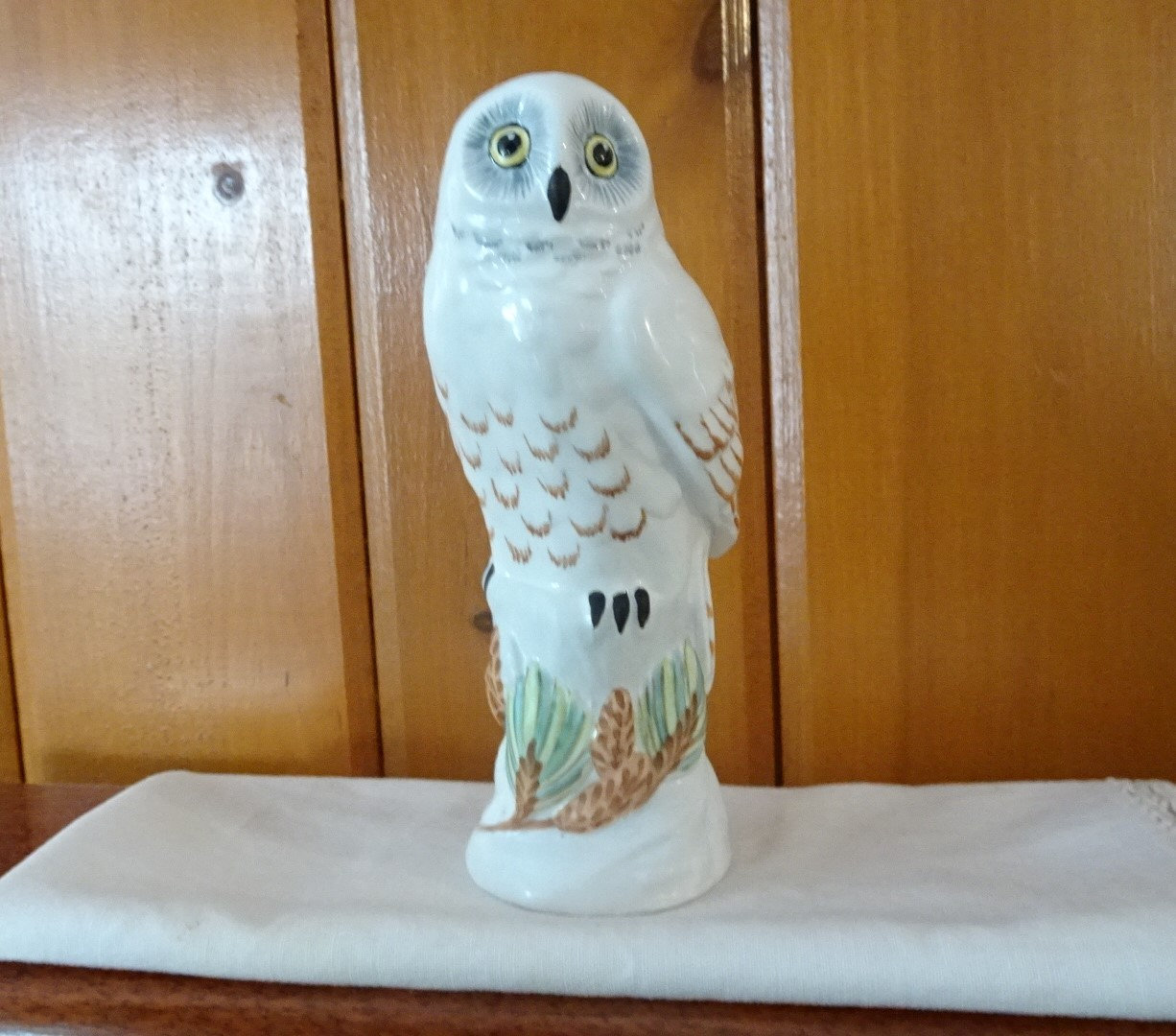 Vintage Crown Staffs England Snowy Owl figurine. 256 Linley Adams, Hand painted, Ceramic