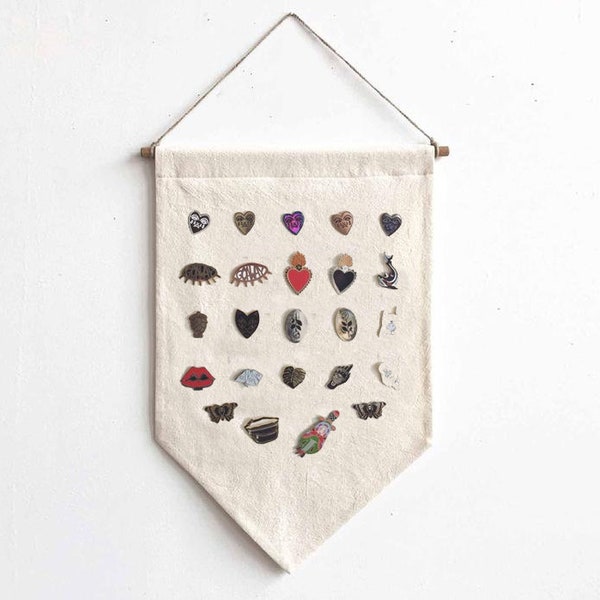 Badge Display Pennant-Enamel Pin Collection Banner-Wall Hanging Banner-Canvas Banner Wall Flag-Lapel Enamel Pin storage Board Holder