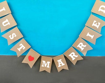 Banner recién casado-Banner de arpillera-Banner de boda-Decoración de recepción-Banner rústico- Foto de boda Prop-Letreros de boda-Bunting de arpillera
