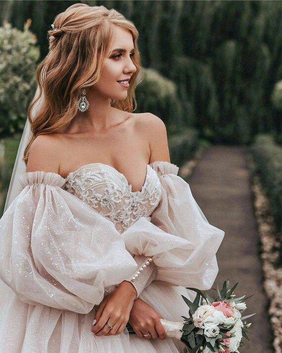 tulle puff sleeves