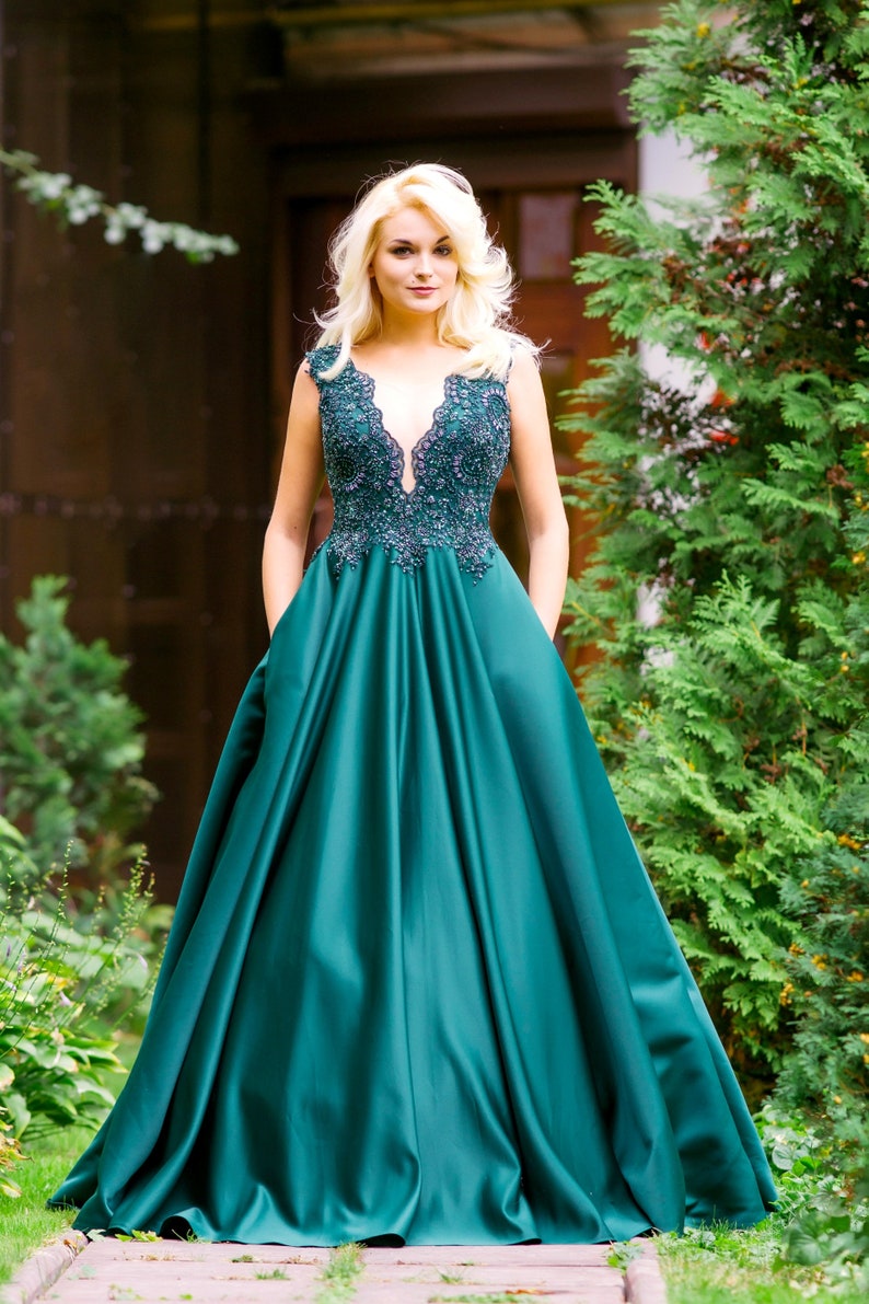 emerald green satin bridesmaid dresses