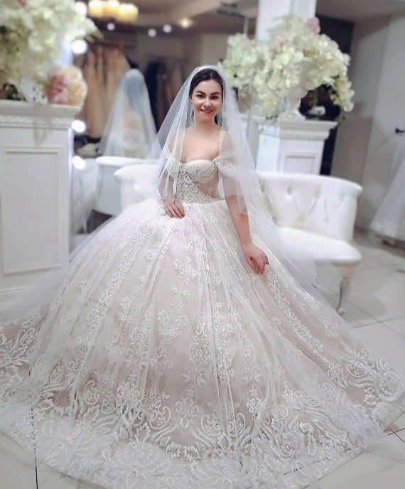 Romantic Bohemian Bride Delicate Bridal Gown Floral Lace | Etsy