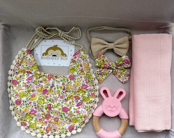 Briefkasten Baby Geschenk, NeugeboreneBaby Mädchen Geschenk, Lätzchen Geschenk-Set, Lätzchen und passende Stirnband, floral Vintage Boho Lätzchen