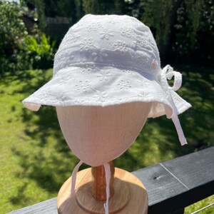 Gorro de sol de algodón para bebé: Gorro de verano personalizado, gorro de sol con bordado inglés para bebés, gorro para niña imagen 5