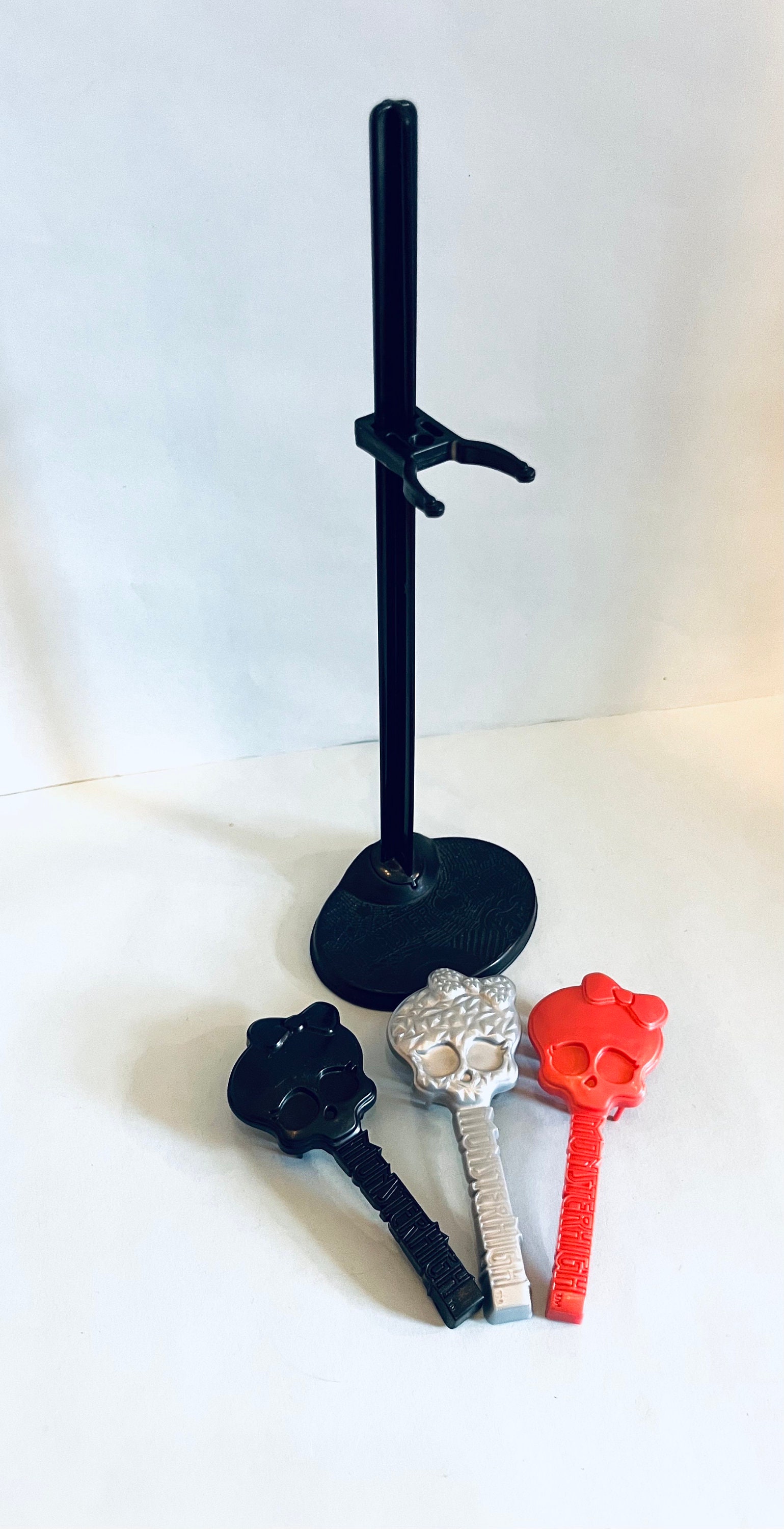 2000s Vintage Mattel |  Monster High Doll | Accessories | Brush and Stand | Long Doll | Doll Collector | First Wave