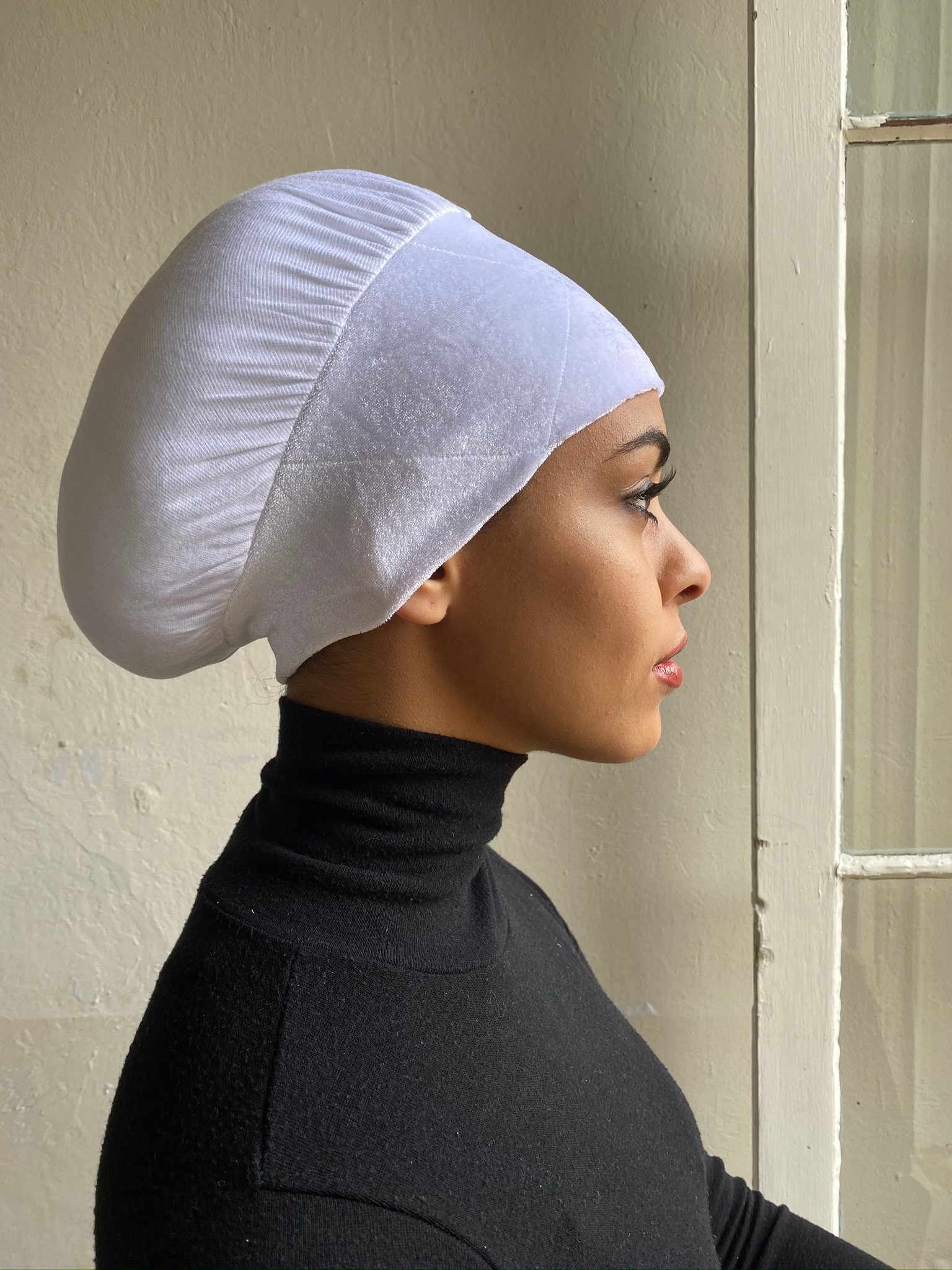 PeacePray Silk Satin Lined Hijab Undercap, Premium Non-Slip Hijab  Underscarf, Adjustable Tightness to Your Liking, Black, One Size :  : Fashion