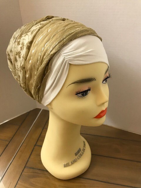 Ruched Pre-shaped Side-swept Bang Look Tube Undercap white