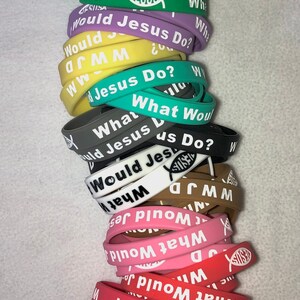 12 WWJD, was würde Jesus Silikongummi-Armbänder-Manschetten-Schenkelmenge christlicher religiöser Schmuck echte Qualität US-Verkäufer Gebetsbänder tun Bild 2