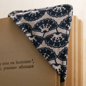 Square bookmark / Fabric page corner