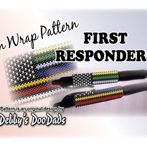 Puede incluir: Patrón de envoltura de bolígrafo para abalorios, con un diseño a cuadros blanco y negro con rayas de colores. El patrón se titula "Primeros auxilios" y es un diseño original de "Debby's DooDads".