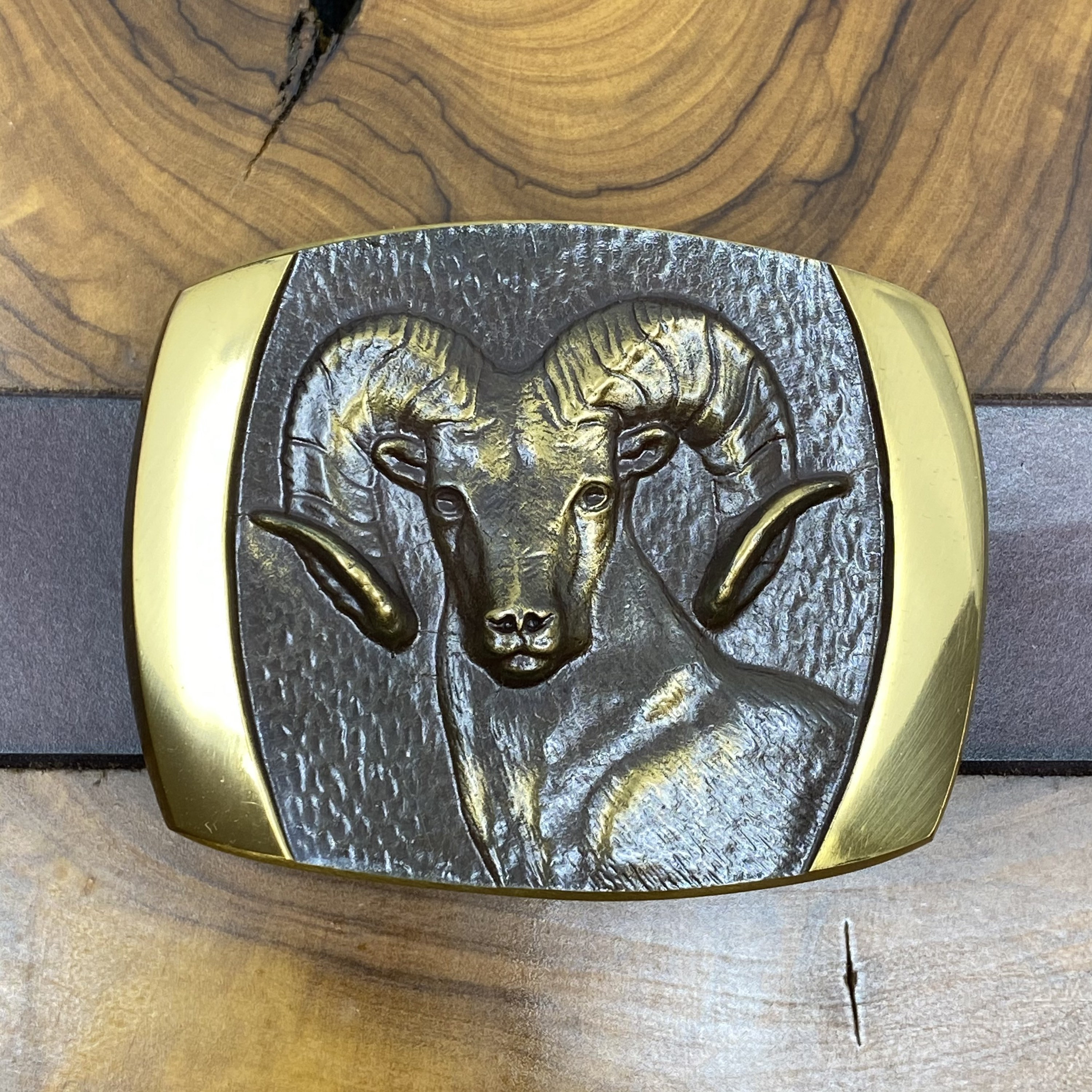 Wildlife best sale belt buckles