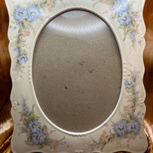 Ceramic Floral Pattern Photo Frame 10.5” x 8” Photo - Pastel Flower Bouquets & Curved Edged
