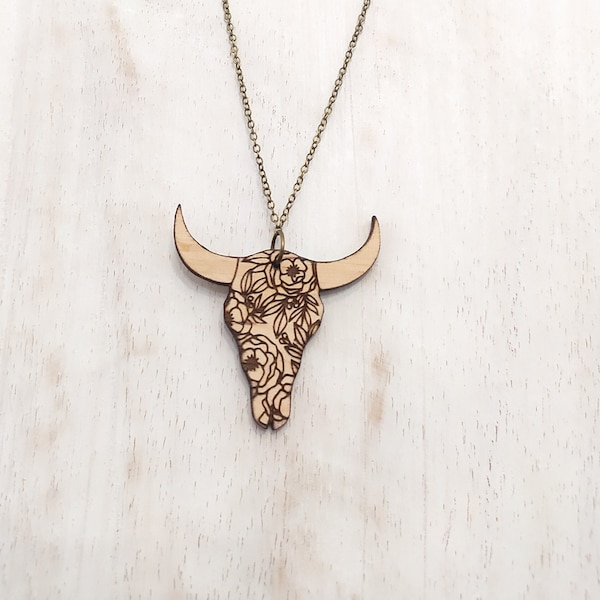 Long sautoir Buffalo Skull Fleuri en bois