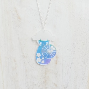 Sautoir Fantaisie Avec Pendentif Poupée - Chaîne Plate Argenté, Noir Et Rose