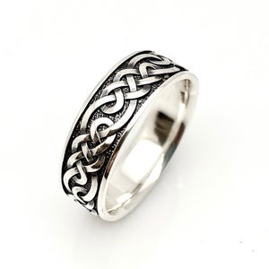 Bague noeud celtique, bague si étrange, bague de Fi's Molly, conception de noeud infini, alliance celtique, bague unisexe, bague en argent, bagues de couple