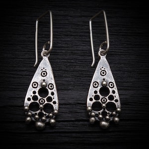 Beautiful teardrop earrings, Quality silver earrings, Small teardrop, Handmade jewelry, Dangle drop earrings, Gift for her.