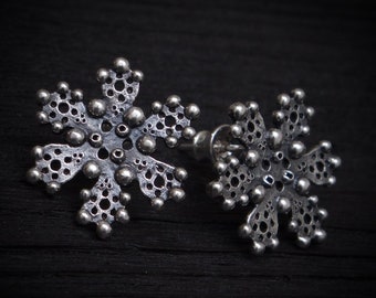 Absolutely charming snowflake earrings, Silver stud earrings, Winter Stud Earrings, Great gift for Christmas and just stylish winter jewelry