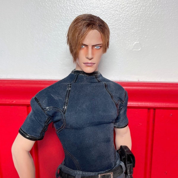 Leon kennedy plushie - Etsy.de