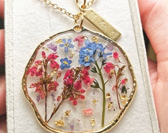 Yorkshire Heather flower botanical terrarium pendant necklace on a 20in gold plated or 14k gold filled chain. Organic, large circle.