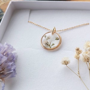 Real flower minimalist organic circle 1.6cm gold plated pendant necklace, gypsophila on 14k gold fill or gold plated chain handmade