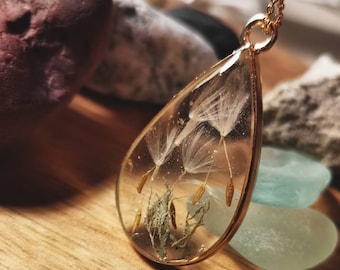 Real dandelion seed terrarium pendant necklace on gold plated or 14k gold filled chain. Make a wish necklace, goodluck necklace, mothers day