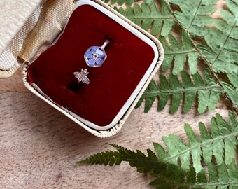 Real forget me not ring. Pressed flower jewellery. Sterling 925 silver ring with bumble bee. One size.