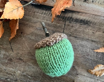 Knit Acorn
