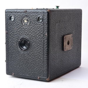 Ensign 2 1/4 B vintage boxcamera