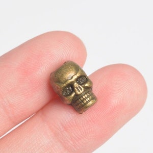 40 Spacer Beads 10x8mm Skull Brass Beads Antique Copper Tone (64282-2483)