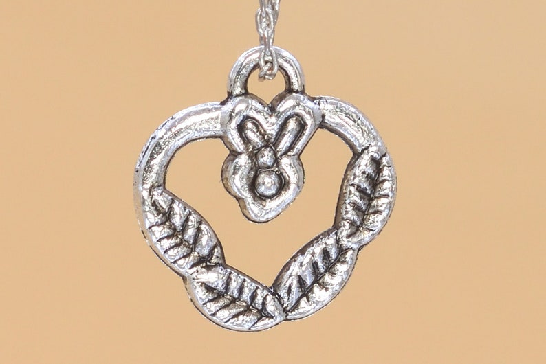 15 pcs Heart Charm Antique Silver Tone 61280-2041