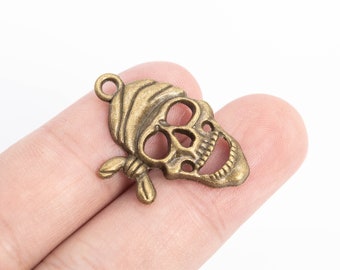 20 Skull Charm Antique Bronze Tone (110441-3144)